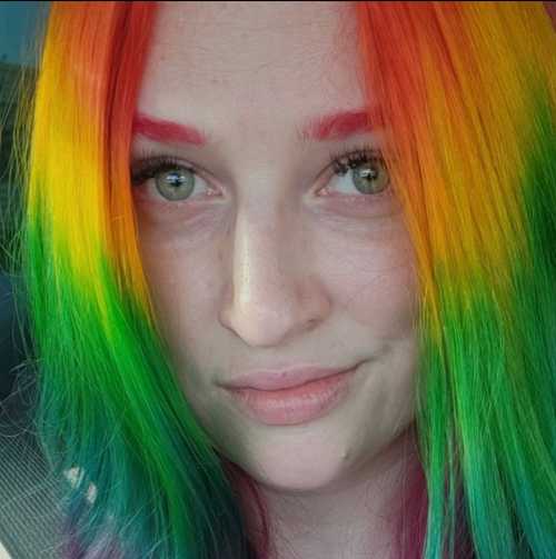 Hue Hair Lounge Owner's Bio Pic